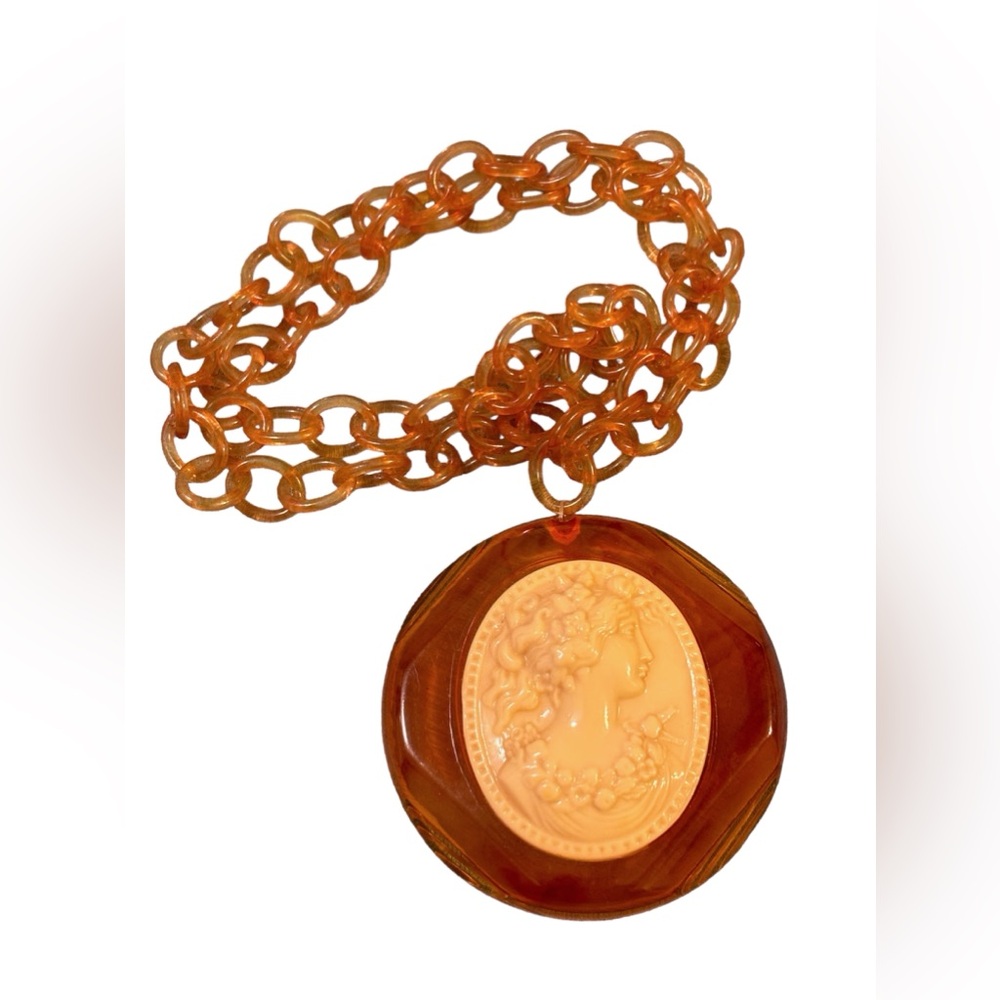 Antique Apple Juice Bakelite cameo with celluloid - Picture 2 of 4